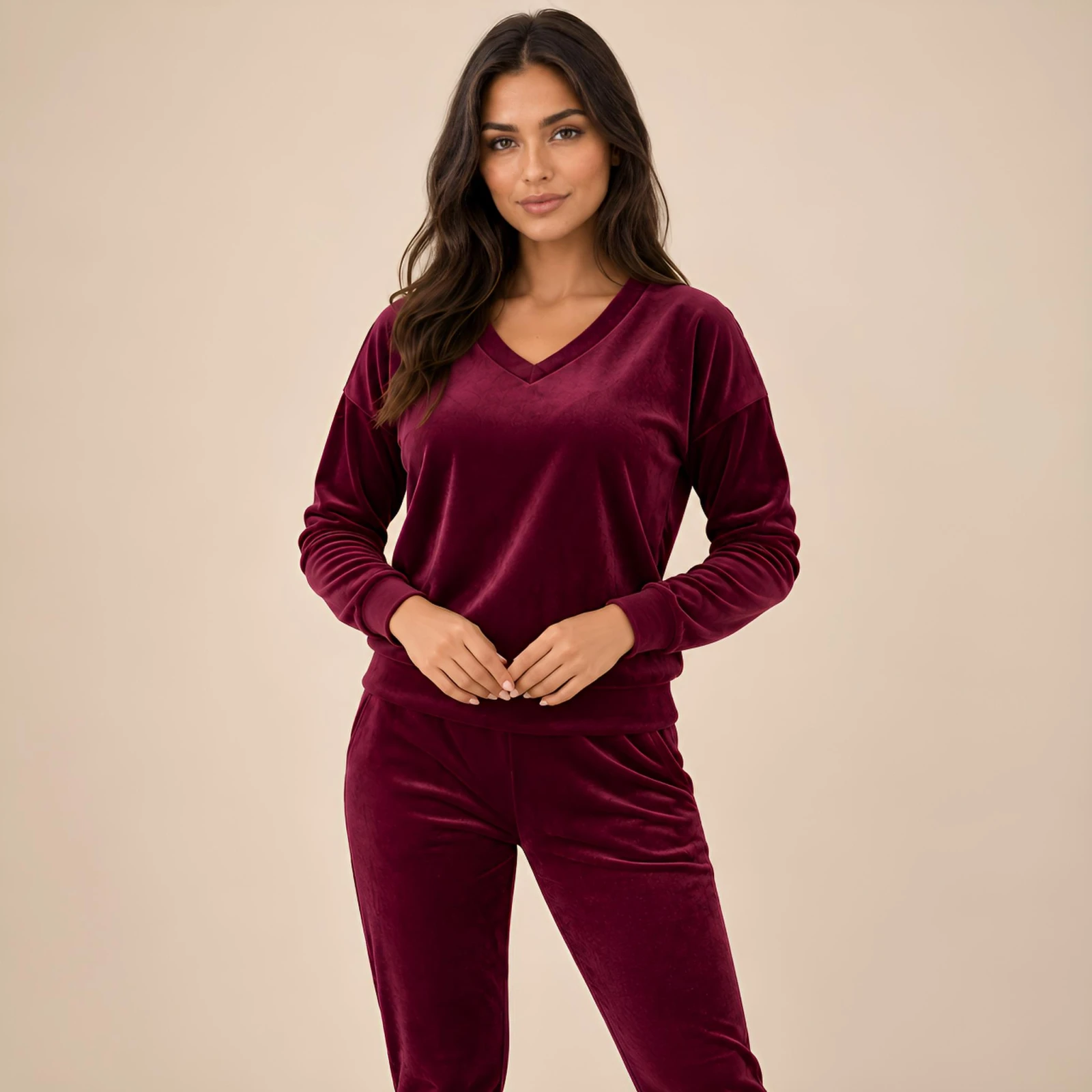 Bordowy komplet dresowy welurowy bluza V-neck + joggery - zdjęcie 3