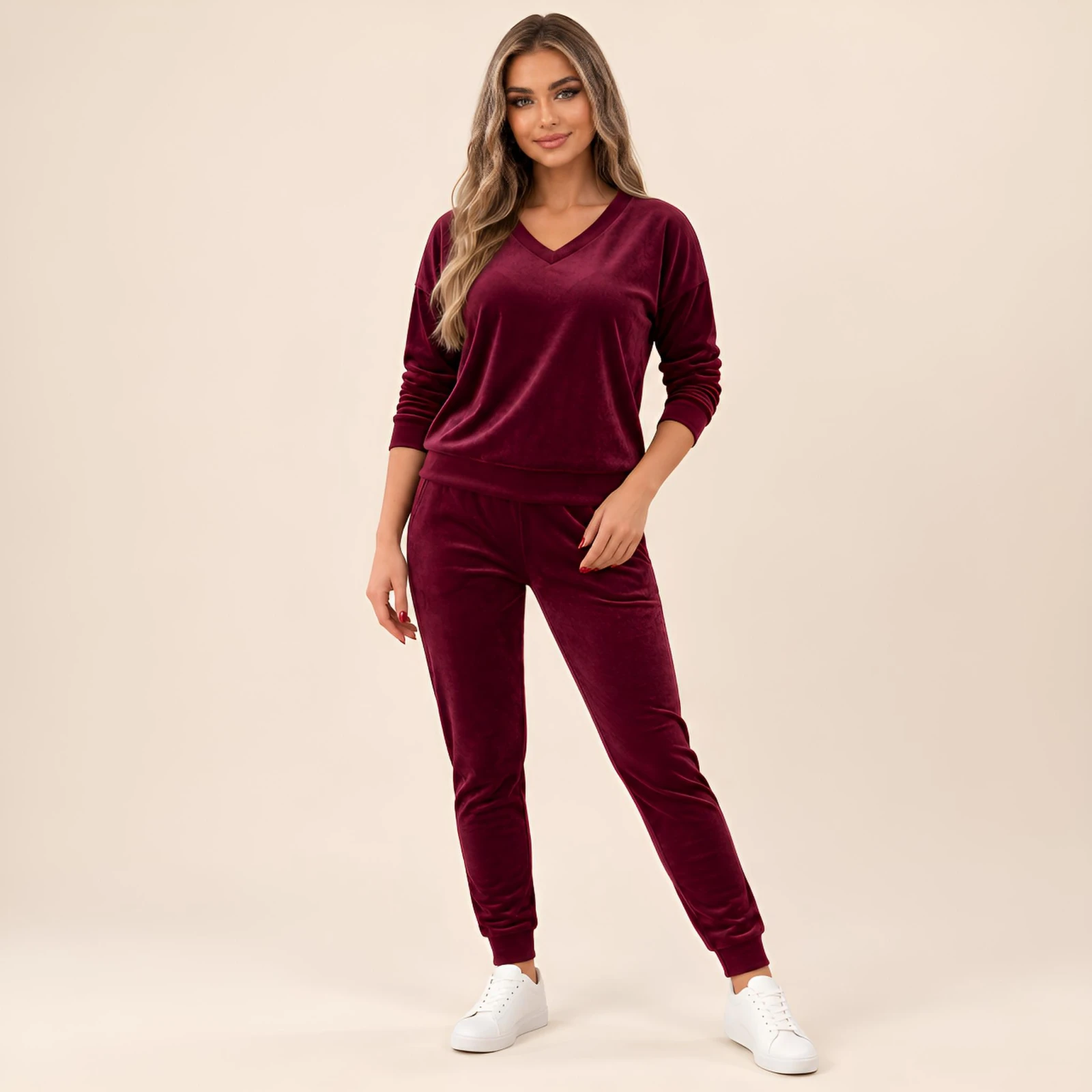 Bordowy komplet dresowy welurowy bluza V-neck + joggery - zdjęcie 4