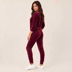 Bordowy komplet dresowy welurowy bluza V-neck + joggery - zdjęcie 5