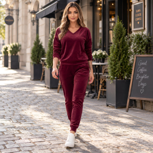 Bordowy komplet dresowy welurowy bluza V-neck + joggery - zdjęcie 6