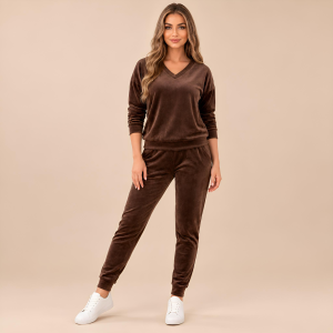 Czekoladowy komplet dresowy welurowy bluza V-neck + joggery - zdjęcie 4